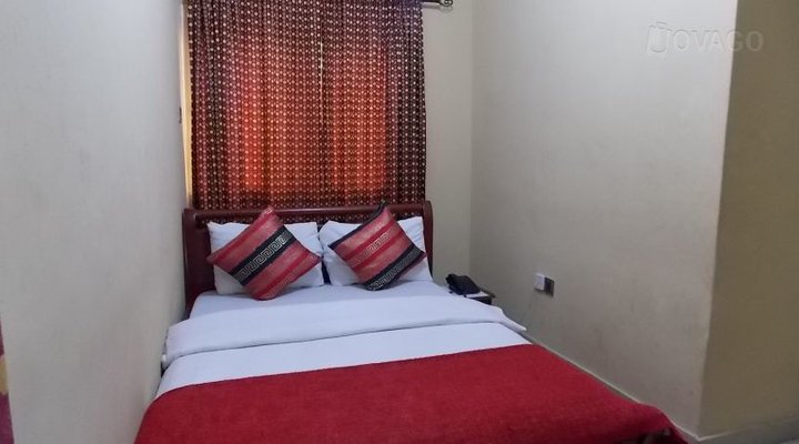 Academy Suites