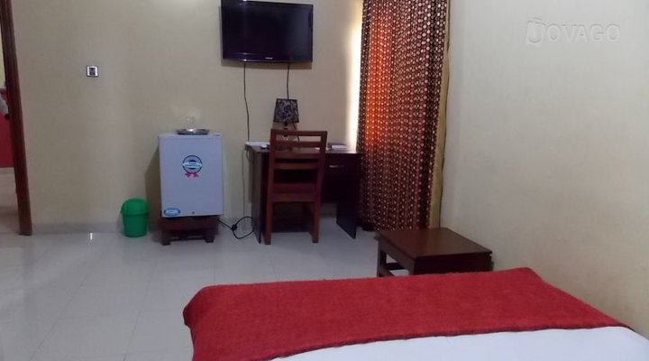 Academy Suites