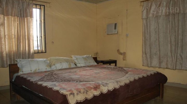 Splash International Motel