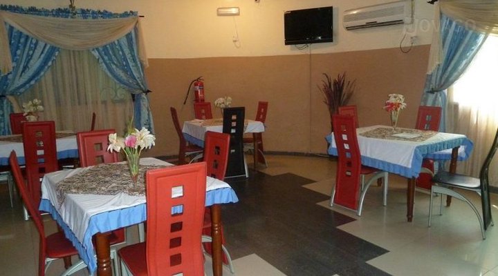 Mekaval Hotel & Suites