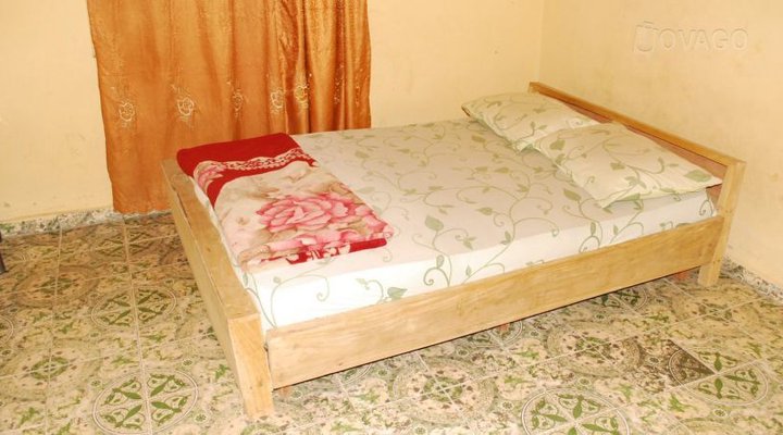 Gyanchi Guest House
