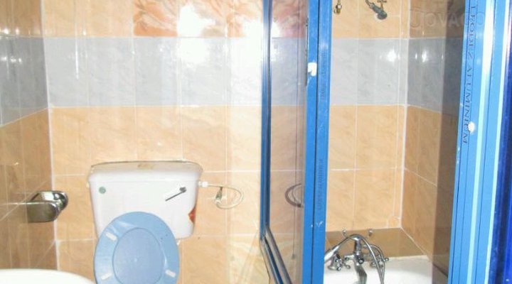 De-Jonny Blue Hotels Ltd