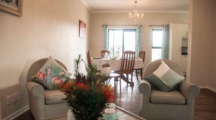 Giant's View Village