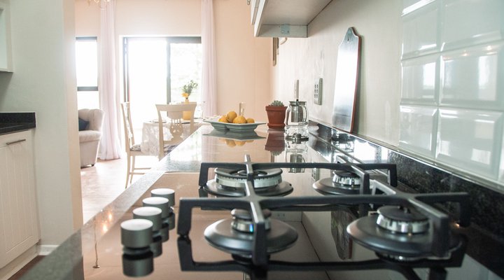 Giant's View Village