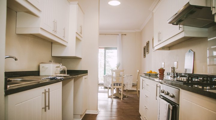 Giant's View Village