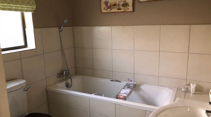 Giant's View Village