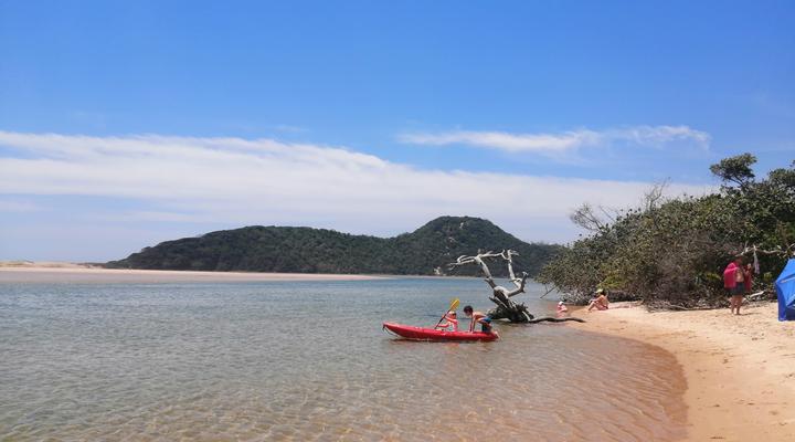 Utshwayelo, Kosi Mouth Lodge and Camp
