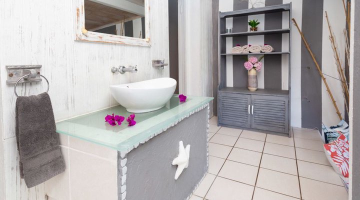 Milkwood Cottage @ 302 On Old Sea-view Road Chelsea