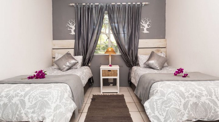 Milkwood Cottage @ 302 On Old Sea-view Road Chelsea