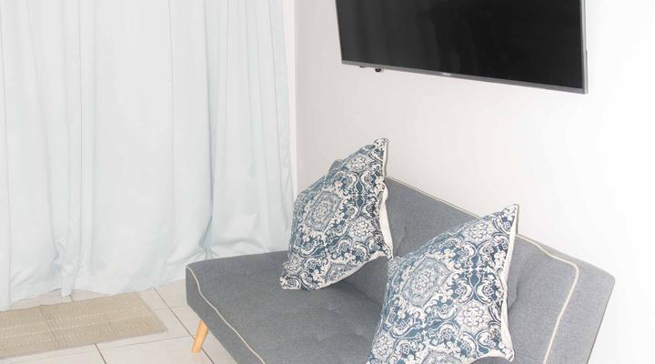 18 Coogee Bay Beachfront Apartment East London