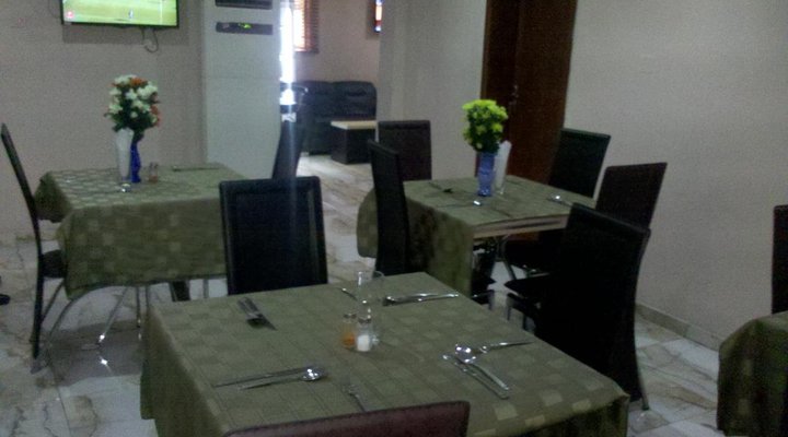 Folade Hotels