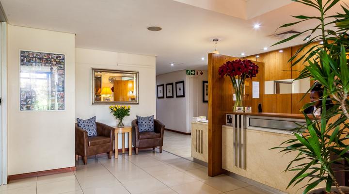 Island Club Hotel and Apartments