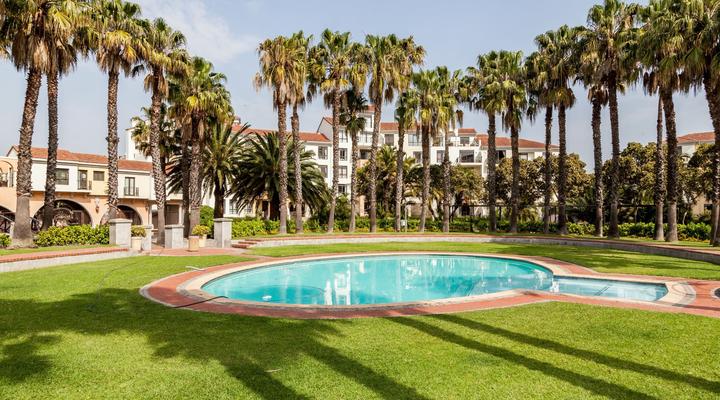 Island Club Hotel and Apartments