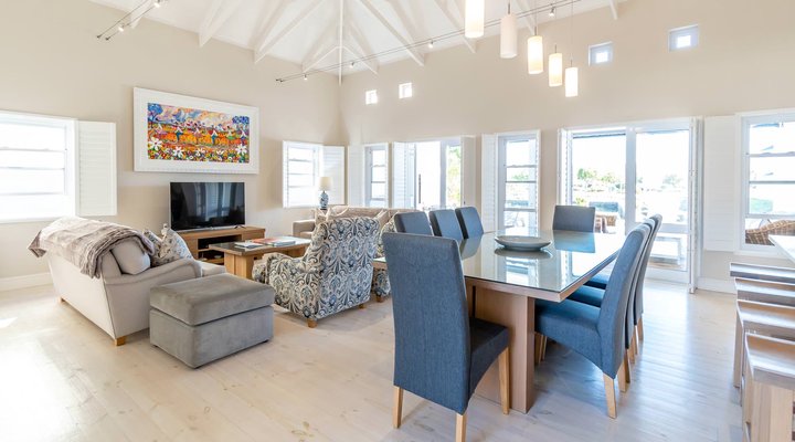 Luxurious and Welcoming Holiday Living
