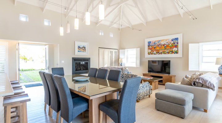 Luxurious and Welcoming Holiday Living