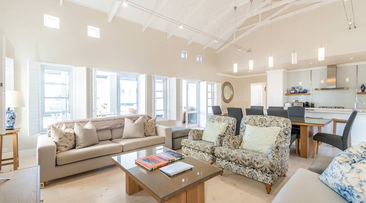 Luxurious and Welcoming Holiday Living