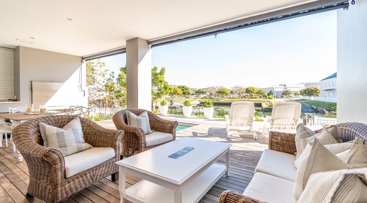 Luxurious and Welcoming Holiday Living