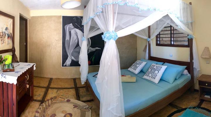 293 on Komba Guest House