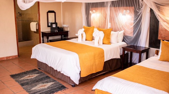 Tshukudu Safaris - Marula Camp