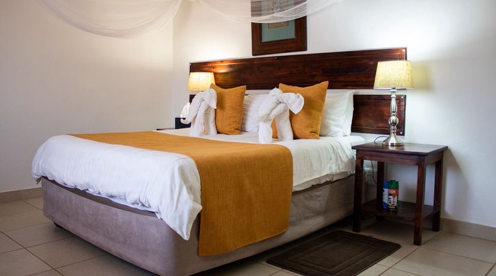 Tshukudu Safaris - Marula Camp