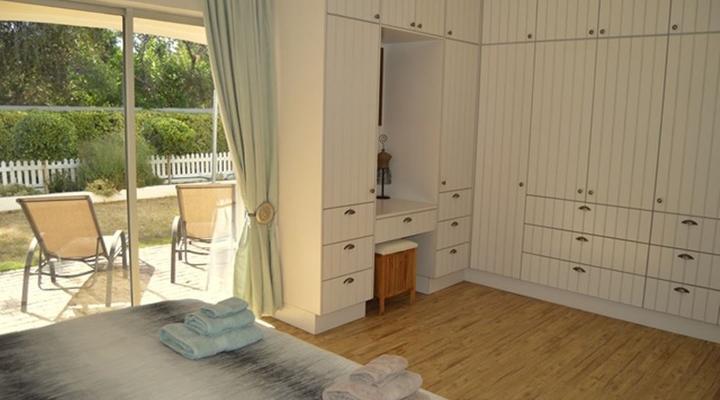 African Palm Cottage and Guesthouse