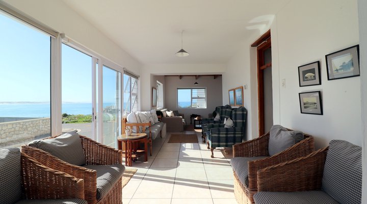 Zetties - Sea front/View
