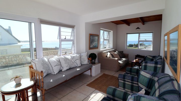  Zetties - Sea front/View