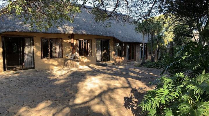 Chacma Safari Lodge