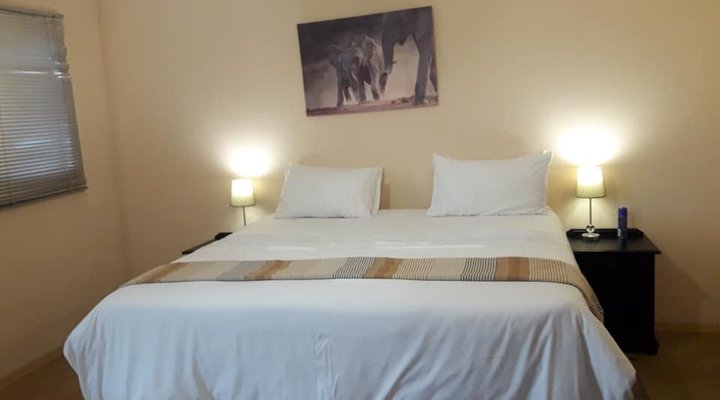 Hluhluwe Gate Safari Camp