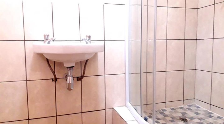 Hluhluwe Gate Safari Camp