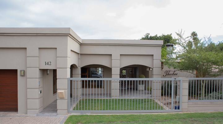 Theebos Self-Catering Apartment