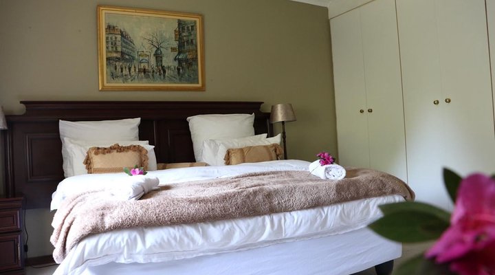 Private Bryanston Cottage with Garden