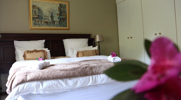 Private Bryanston Cottage with Garden