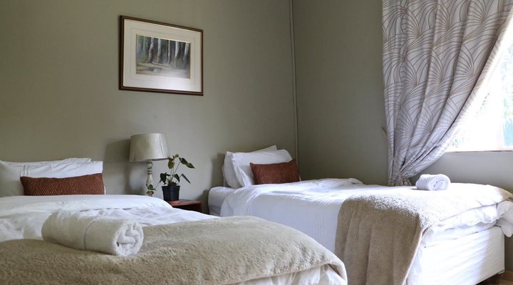 Private Bryanston Cottage with Garden