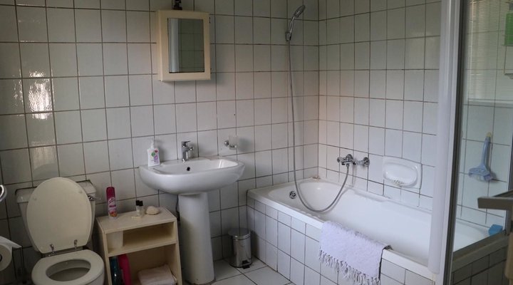 Private Bryanston Cottage with Garden