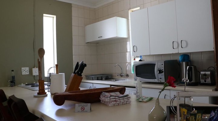 Private Bryanston Cottage with Garden