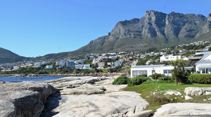Beach House On The Rocks