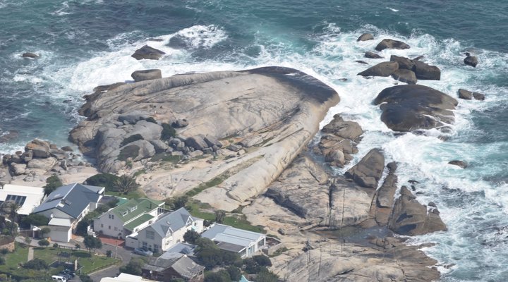 Beach House On The Rocks