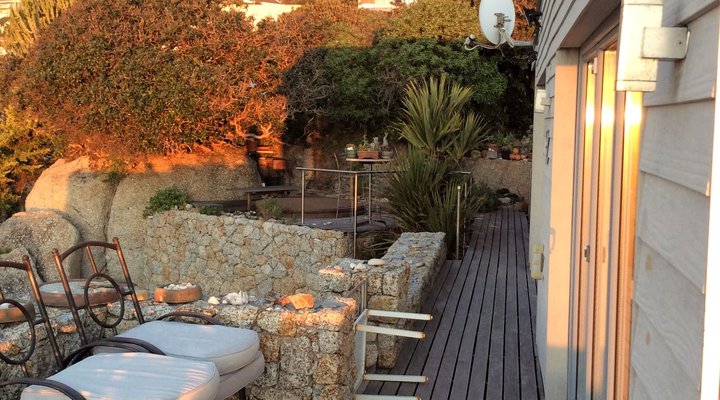 Beach House On The Rocks