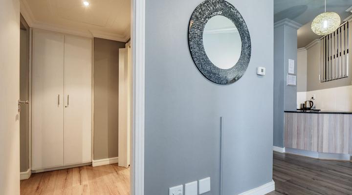 2 Sleeper with King Bed @ Unit 44 Point Watefront