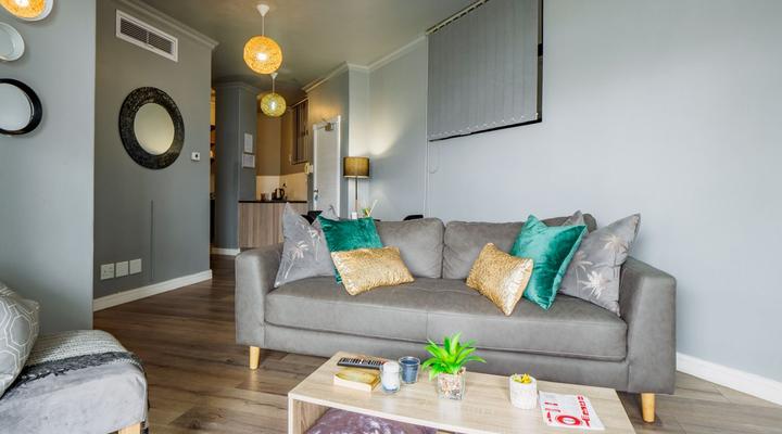 2 Sleeper with King Bed @ Unit 44 Point Watefront