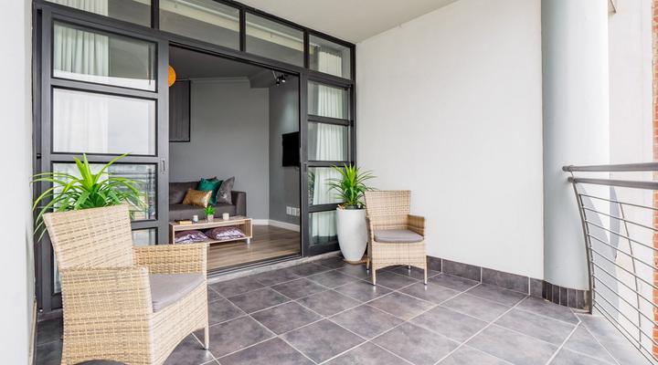 2 Sleeper with King Bed @ Unit 44 Point Watefront