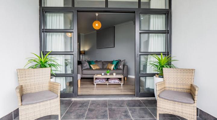 2 Sleeper with King Bed @ Unit 44 Point Watefront