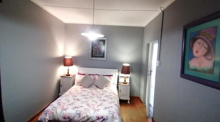 Xanske's Place with Wood fired Hot Tub