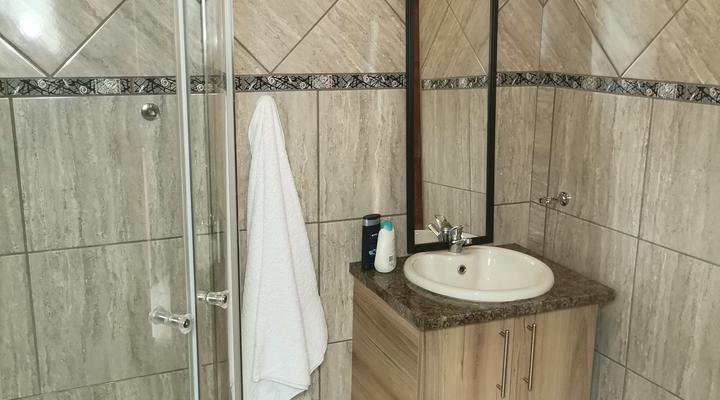 Kgakgamela Road Lodge