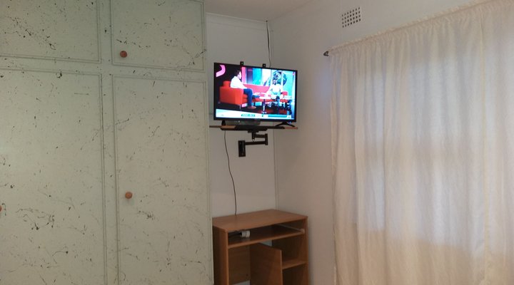 DJ'S B&B in Table View Cape Town