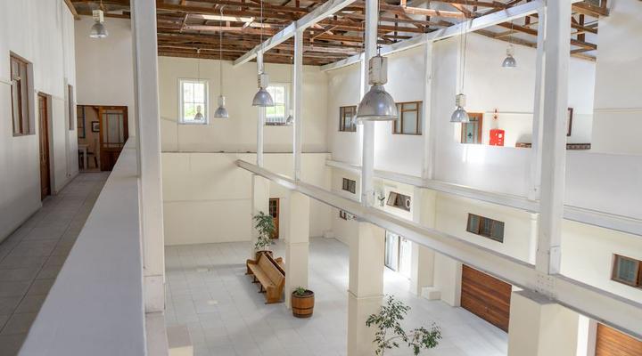 Searle's Manor - Apt 13