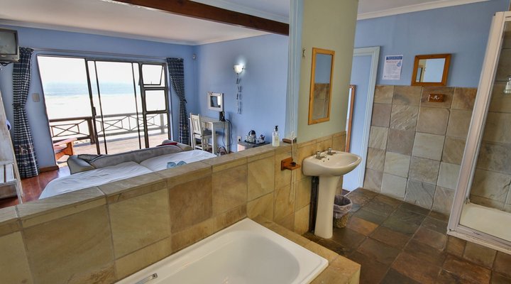 Oyster Bay Beach Lodge