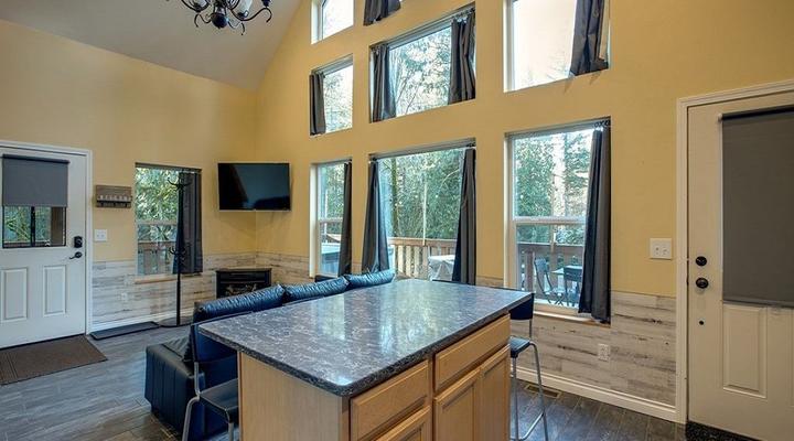 #02 Glacier Springs Cabin