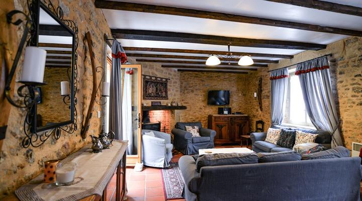 Les Chouettes - The French Country Cottage